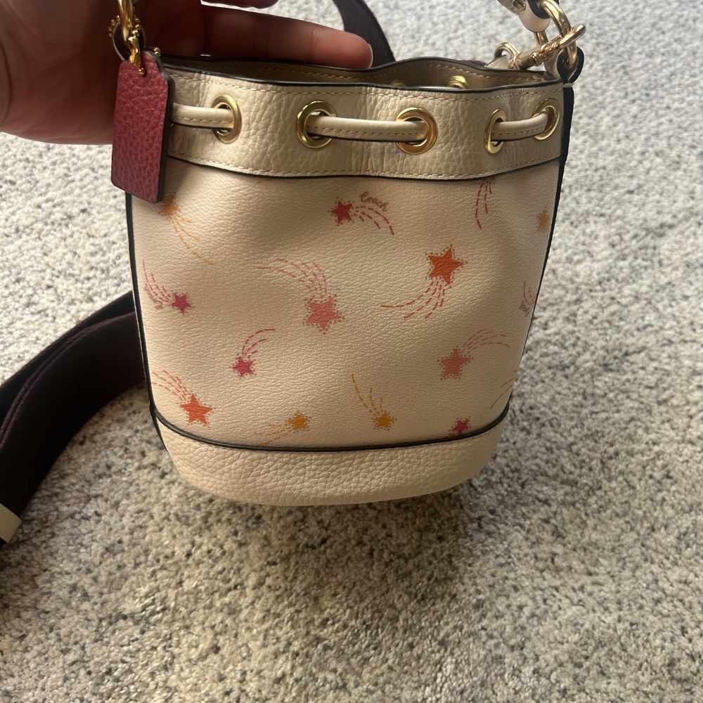 Dempsey Drawstring Bucket Bag 15 With Shooting St… - image 4